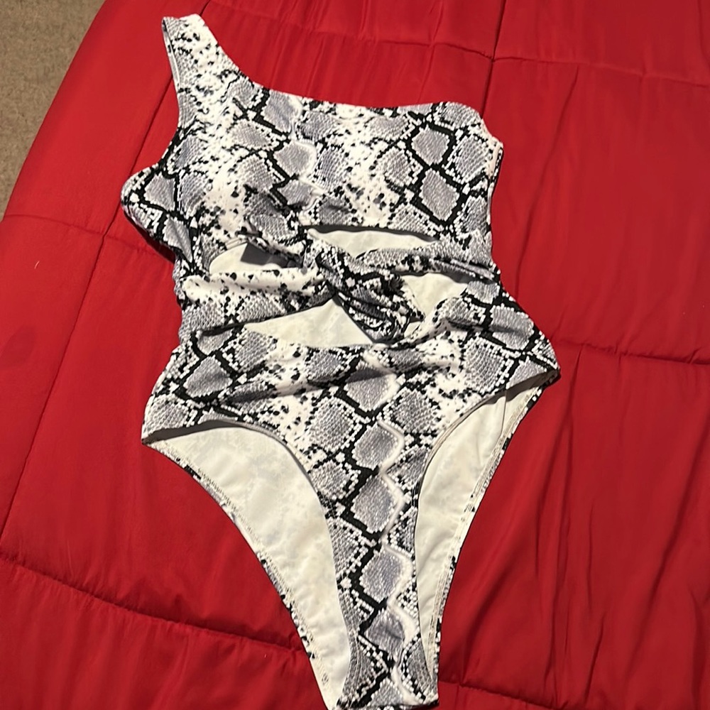 SHEIN One Piece